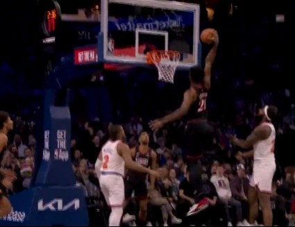 星空体育登录入口-石破天惊！格莱姆斯送回传 恩比德跟进起飞满弓战斧暴力劈扣