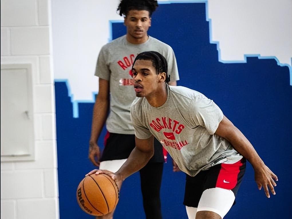 星空体育在线入口-火箭旧将爆发，2场得分超40，斯通底薪可签他